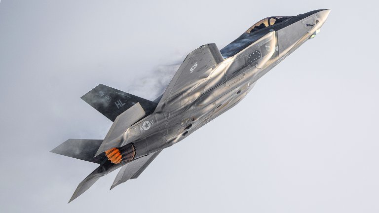 A U.S. Air Force F-35A Lightning II assigned to the F-35A Lightning II Demonstration Team performs a practice airshow performance at Hill Air Force Base, Utah, Jan. 11, 2023. The F-35 Demo Team performs rehearsal flights regularly to maintain flying certifications and to uphold and maintain their mission and Air Force recruiting standards. (U.S. Air Force photo by Staff Sgt. Kaitlyn Ergish)