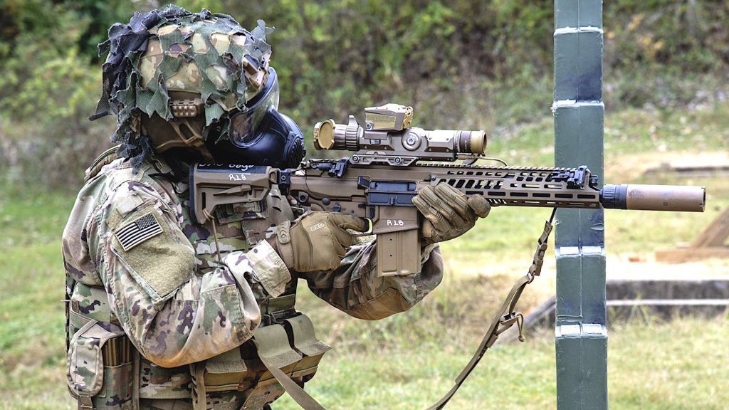 A US Army soldier with an XM7 rifle.