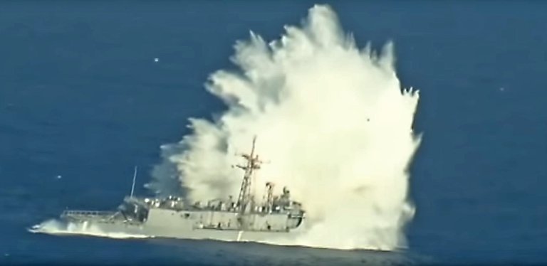 This Retired Perry Class Frigate Just Won’t Sink After Being Severely Pummeled During RIMPAC ‘16